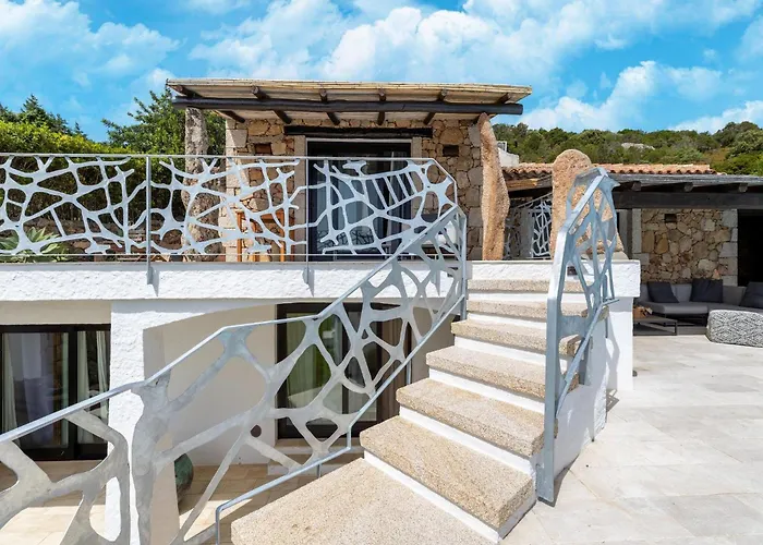 Luxe Cote Stay- Elegant