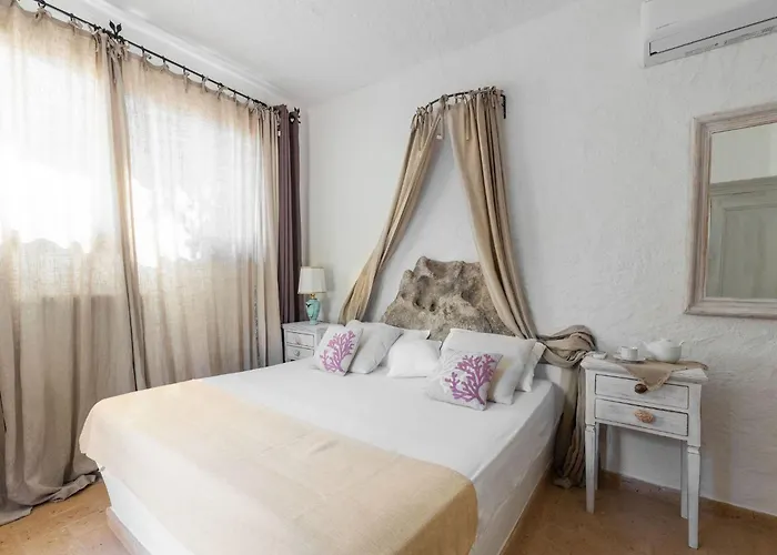 Luxe Cote Stay- Elegant