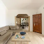 Luxe Cote Stay- Elegant Villa